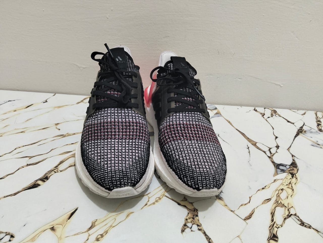 ADIDAS ULTRA BOOST 19 view 7