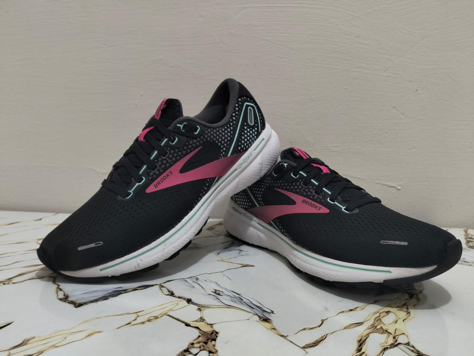 BROOKS GHOST 14 view 3