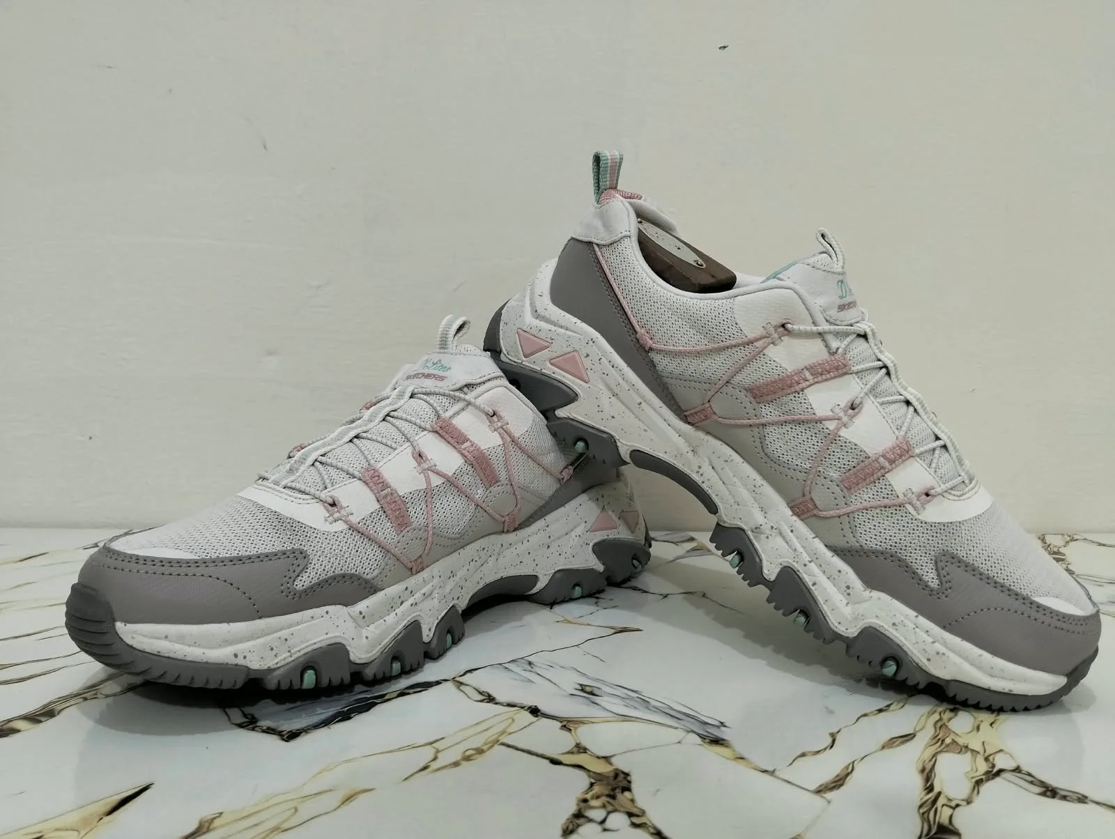 SKECHERS D'LITE HIKER view 6