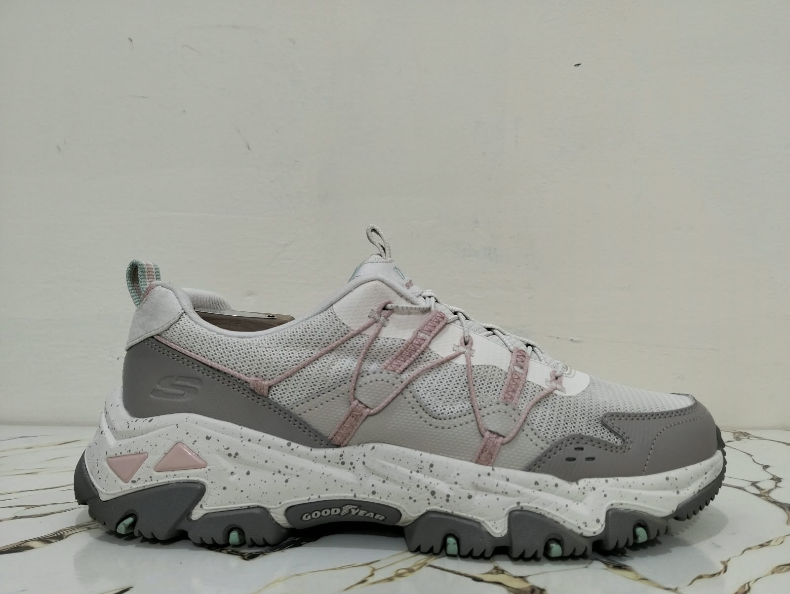 SKECHERS D'LITE HIKER