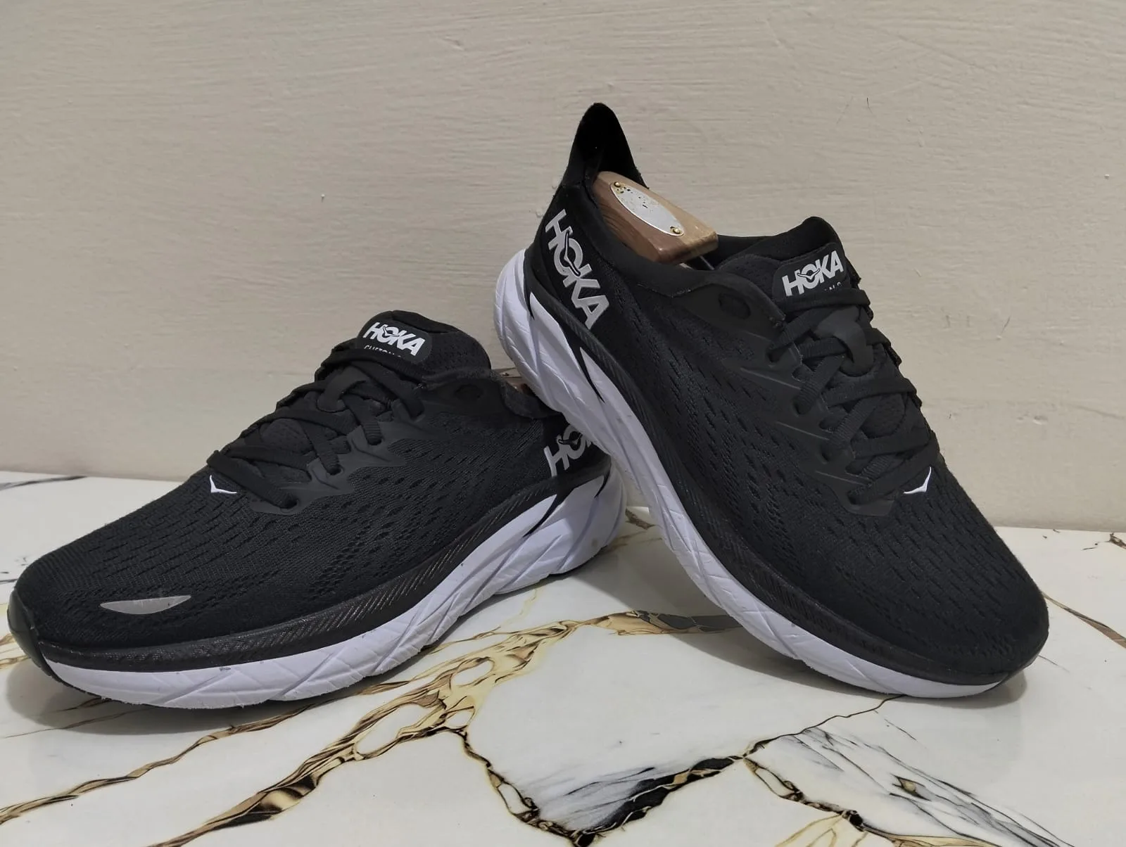 HOKA CLIFTON 8 view 5