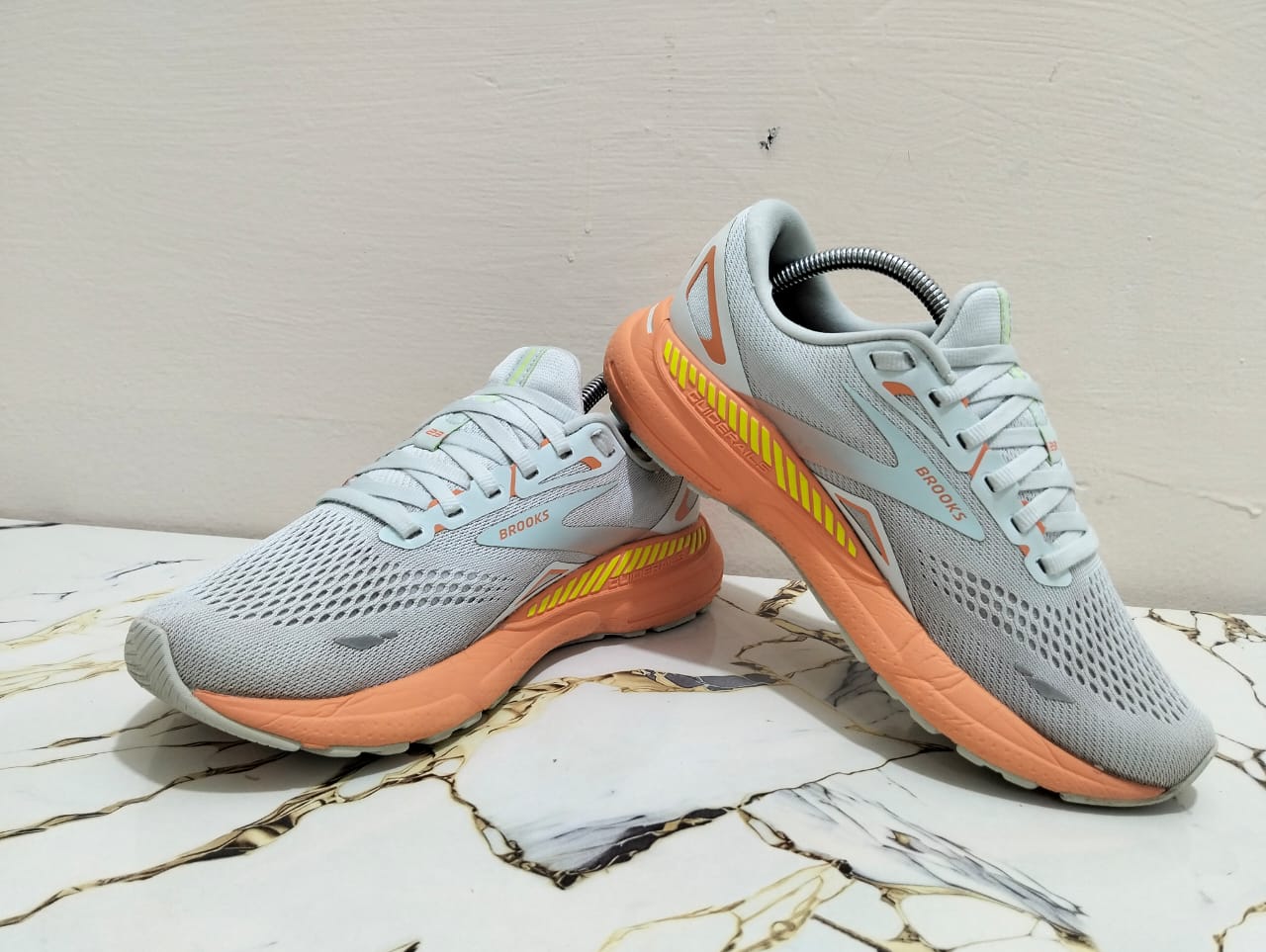 BROOKS ADRENALINE GTS 23 view 3
