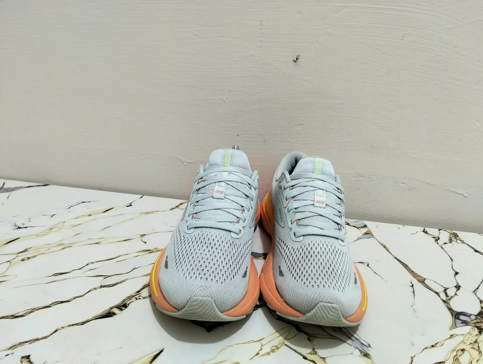 BROOKS ADRENALINE GTS 23 view 4