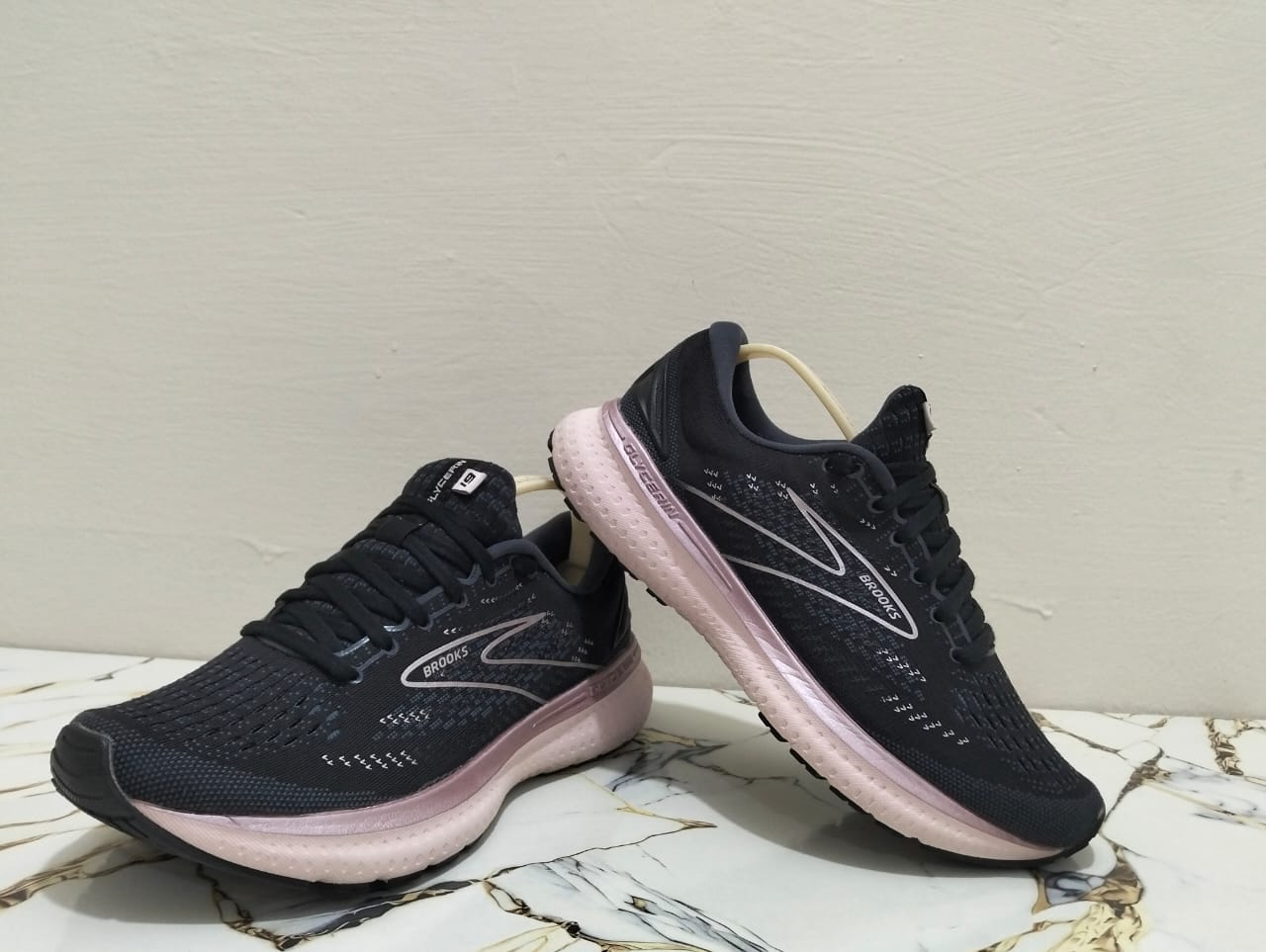 BROOKS GLYCRINE 19 view 3