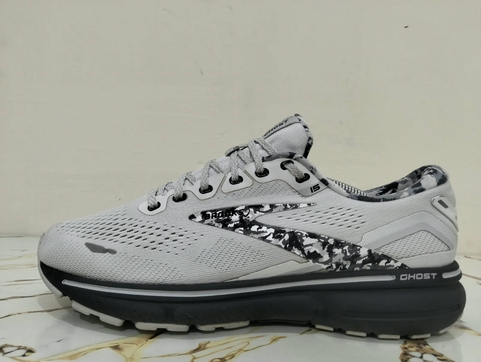 BROOKS GHOST 15 WHITE