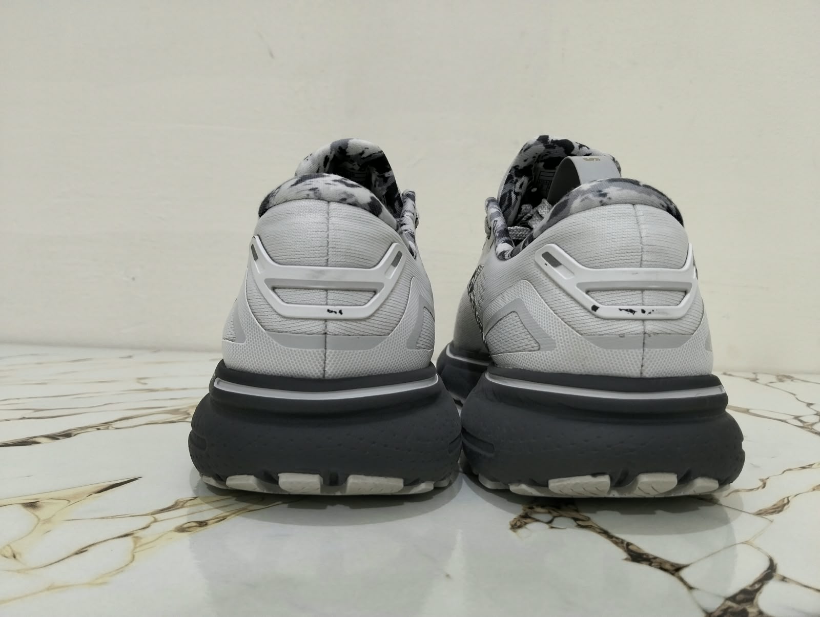 BROOKS GHOST 15 WHITE view 7
