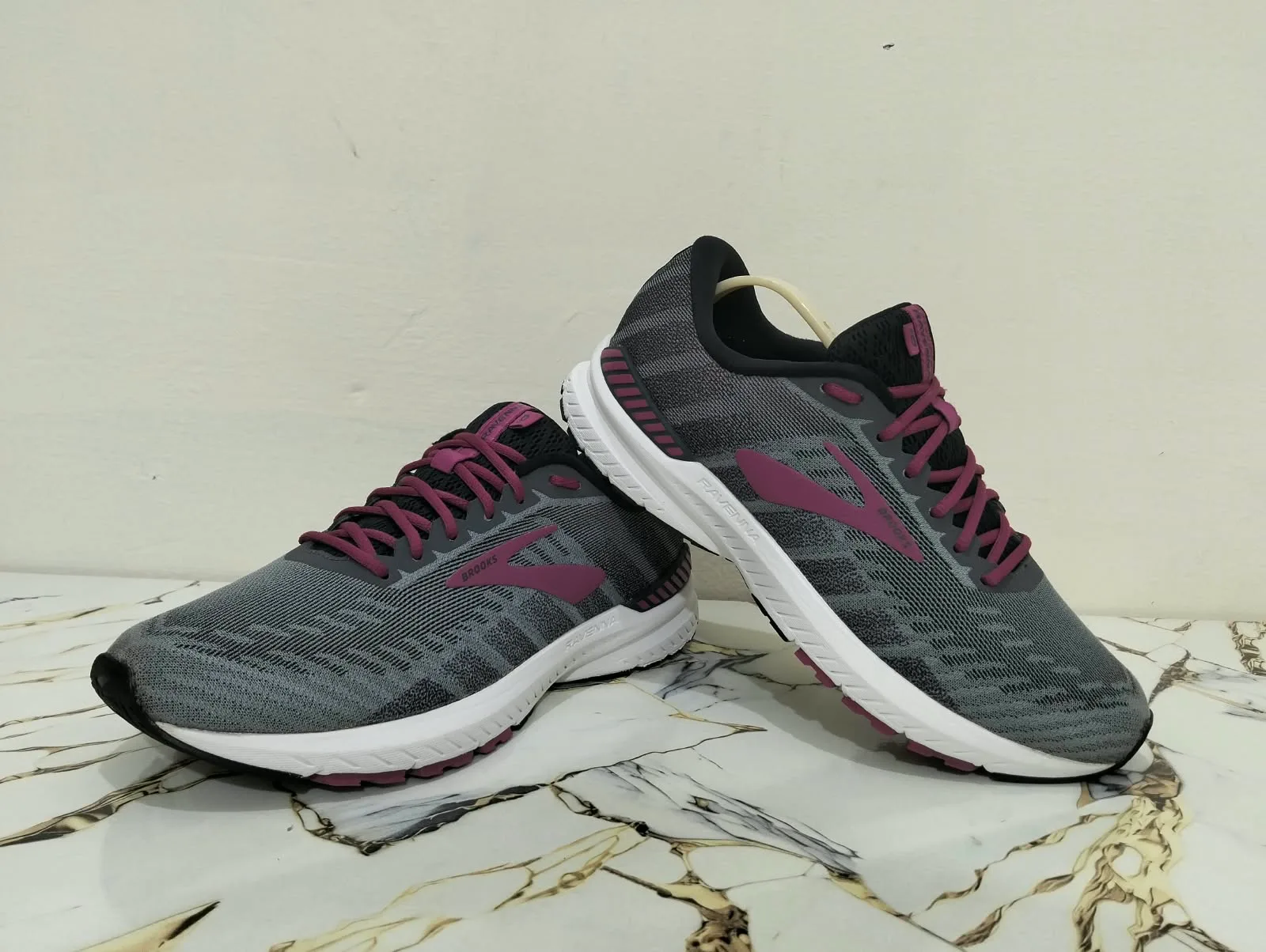 BROOKS RAVENNA 10 view 4