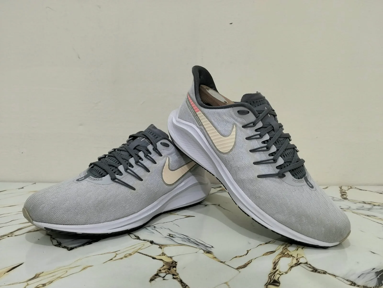 NIKE ZOOM VOMERO 14 view 4