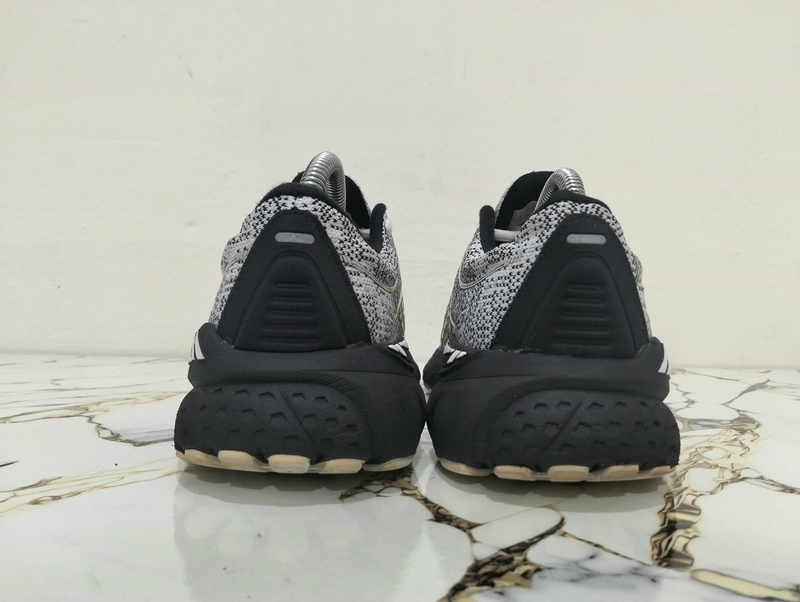 BROOKS ADRENALINE GTS 21 view 6