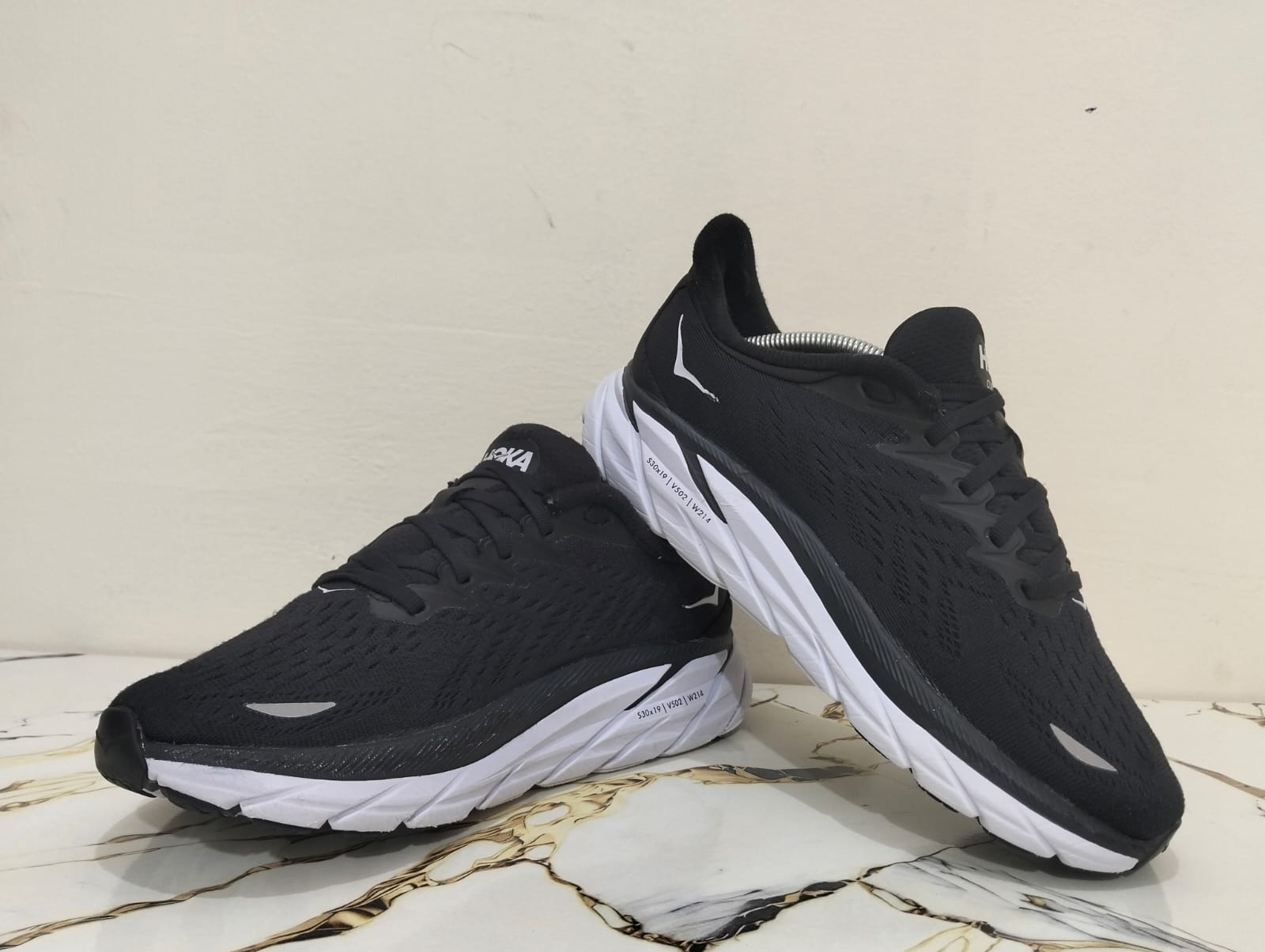 HOKA CLIFTON 8 view 3