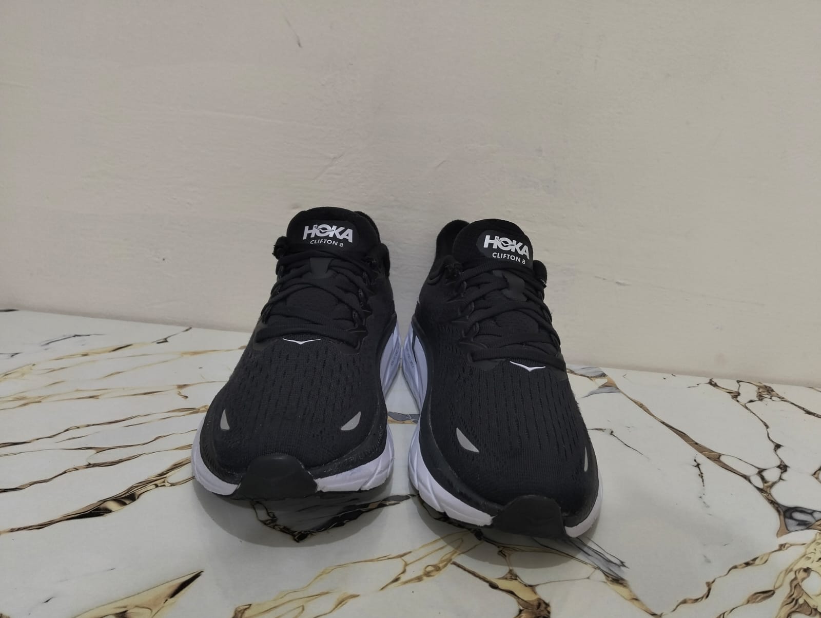 HOKA CLIFTON 8 view 4