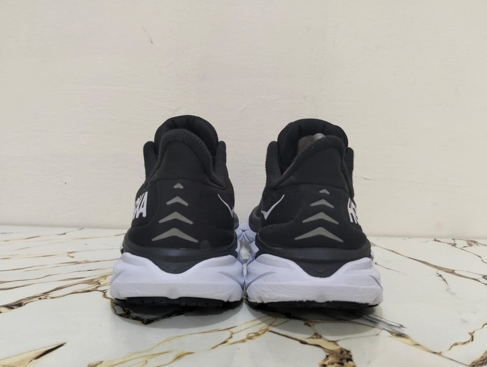 HOKA CLIFTON 8 view 8