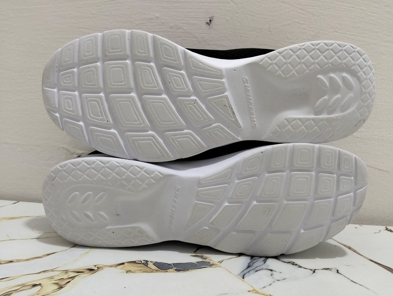 SKECHERS DYNAMITE 2 view 5