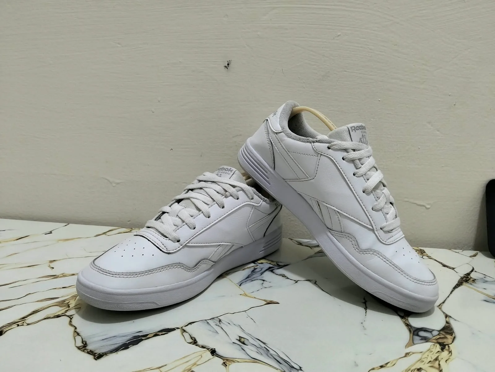 REEBOK CLUM MEMT SNEAKERS view 5