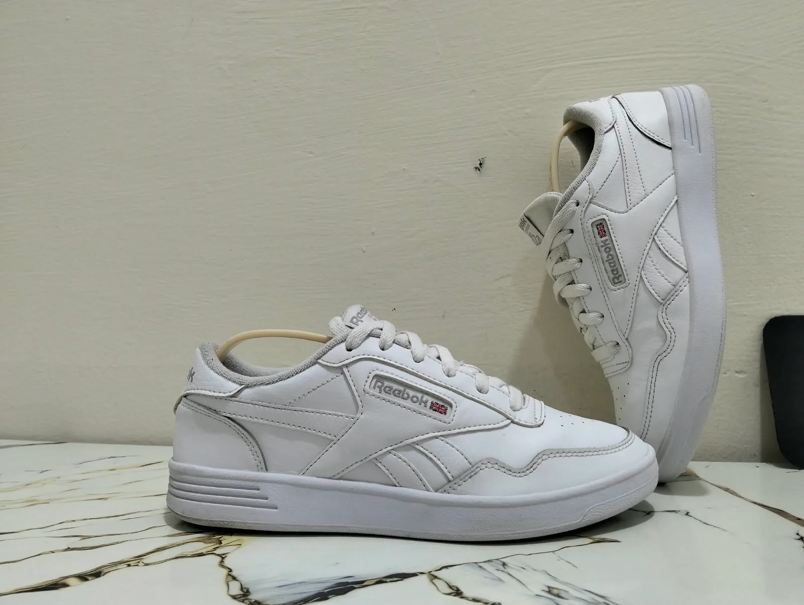 REEBOK CLUM MEMT SNEAKERS
