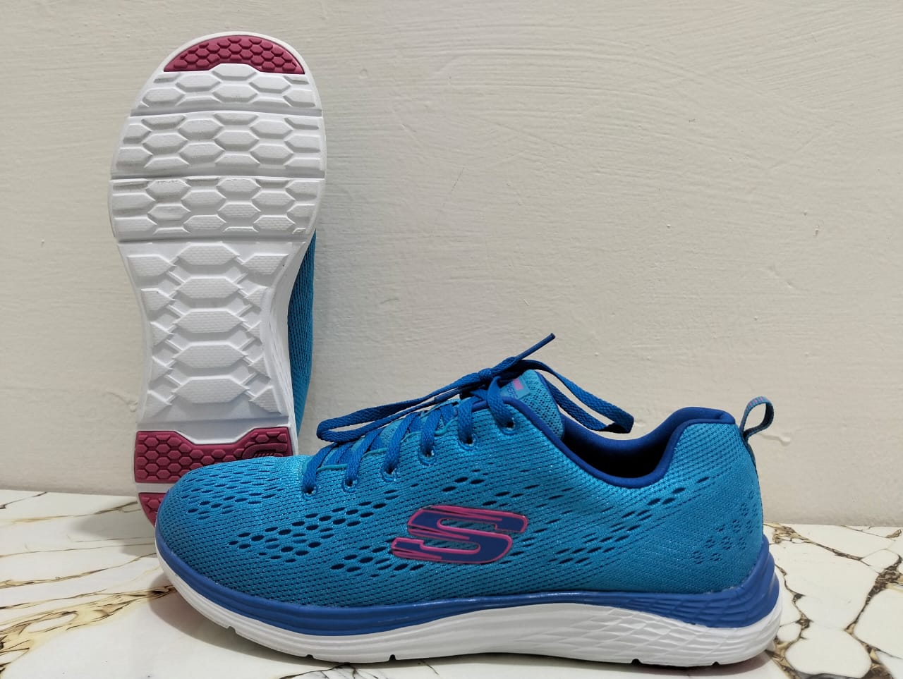 SKECHERS RELAXED FIT BLUE