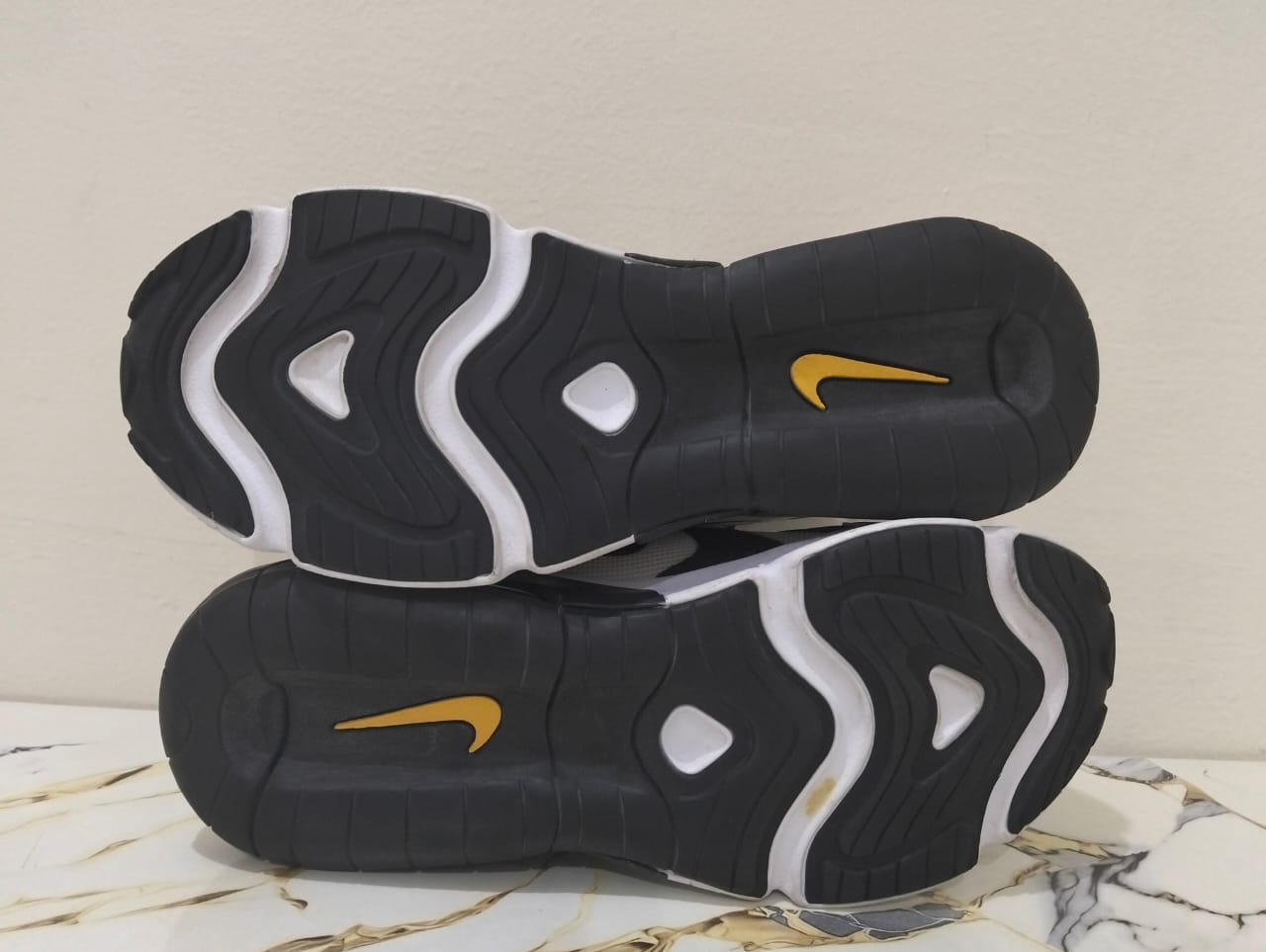 NIKE AIRMAX 200 view 4