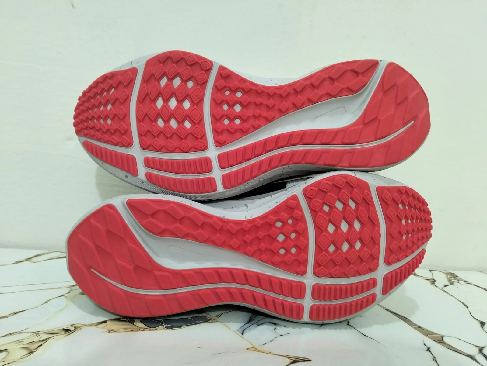 NIKE AIR ZOOM PEGASUS 40 view 4
