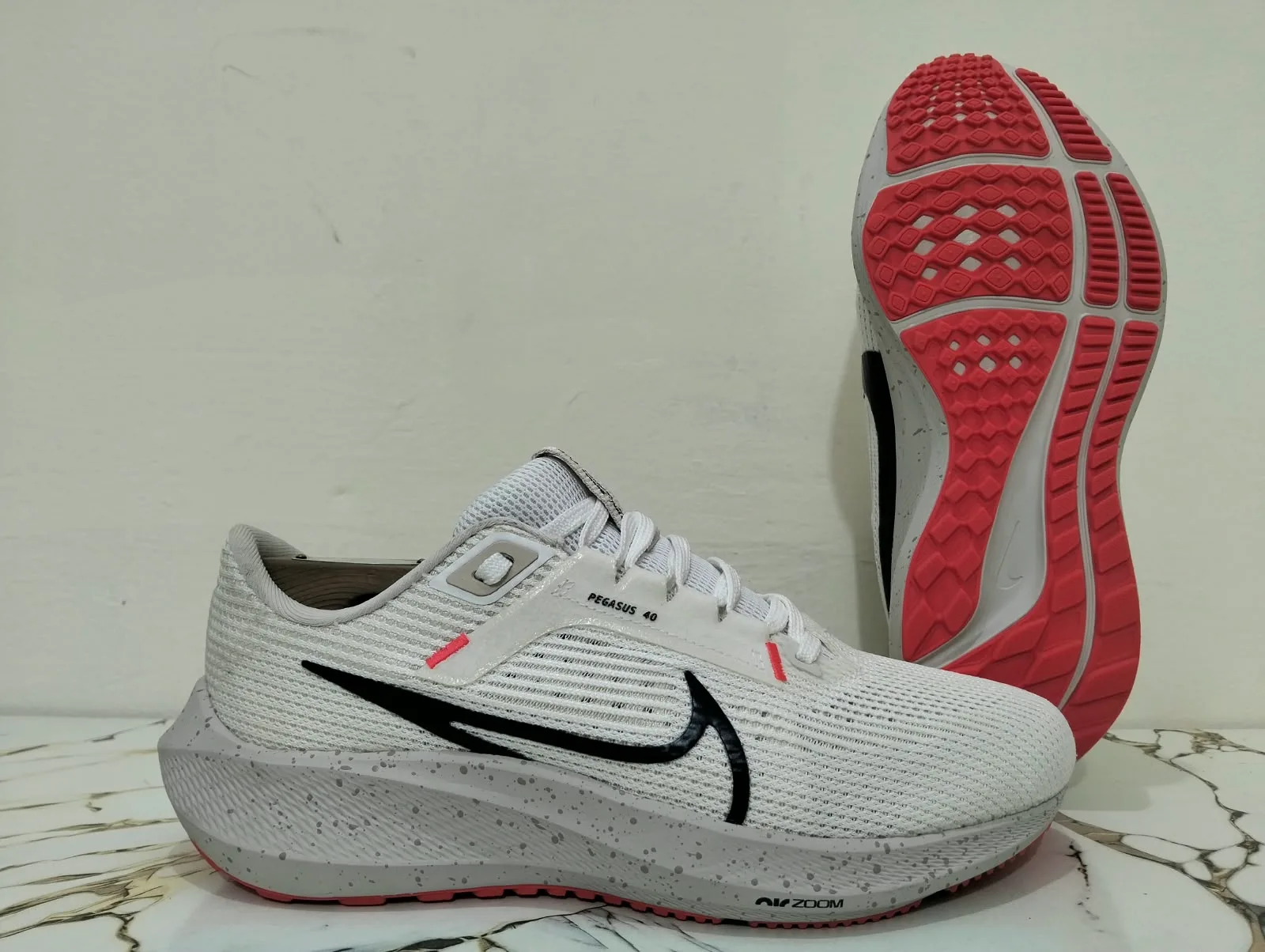 NIKE AIR ZOOM PEGASUS 40 view 3