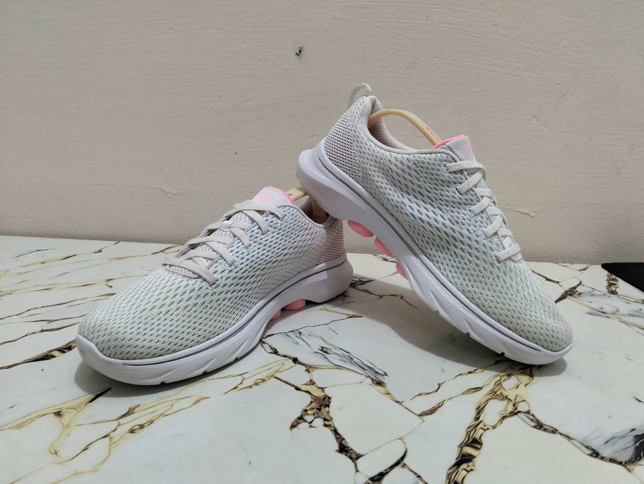 SKECHERS GO WALK 7 PILLAR WHITE view 3