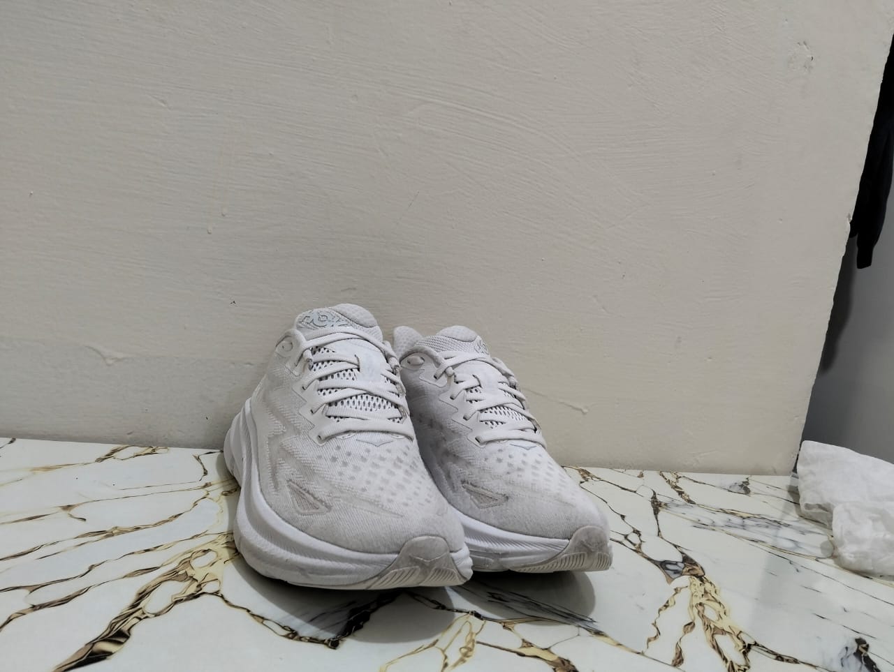 HOKA CLIFTON 9 view 5