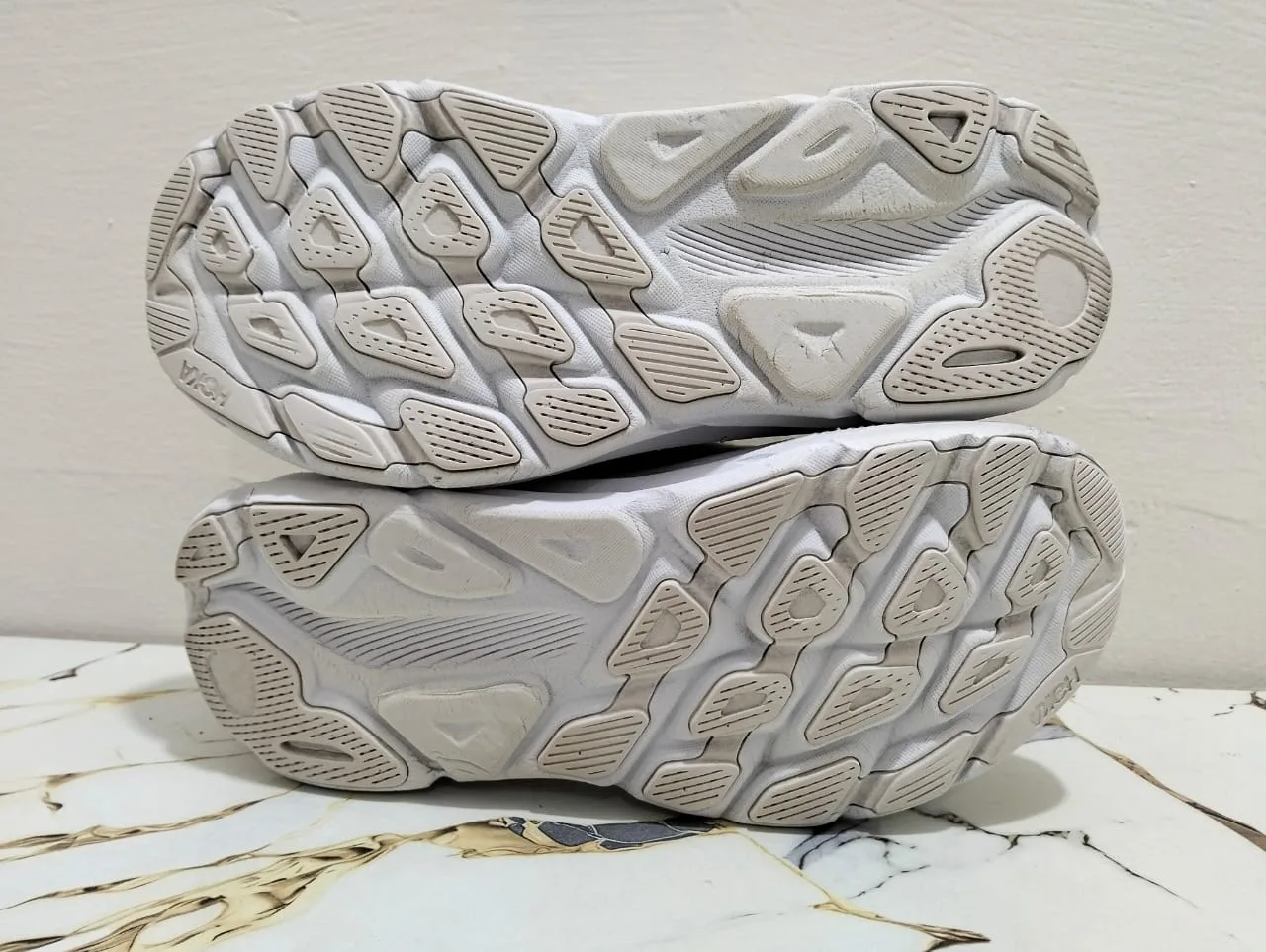 HOKA CLIFTON 9 view 4