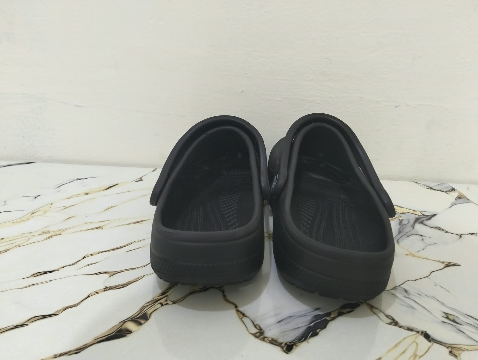 CROCS UNISEX CLASSIC CLOGS BLACK view 4