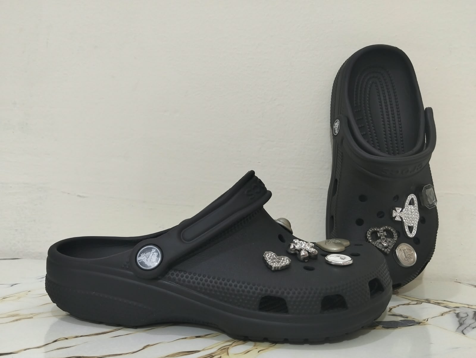 CROCS UNISEX CLASSIC CLOGS BLACK