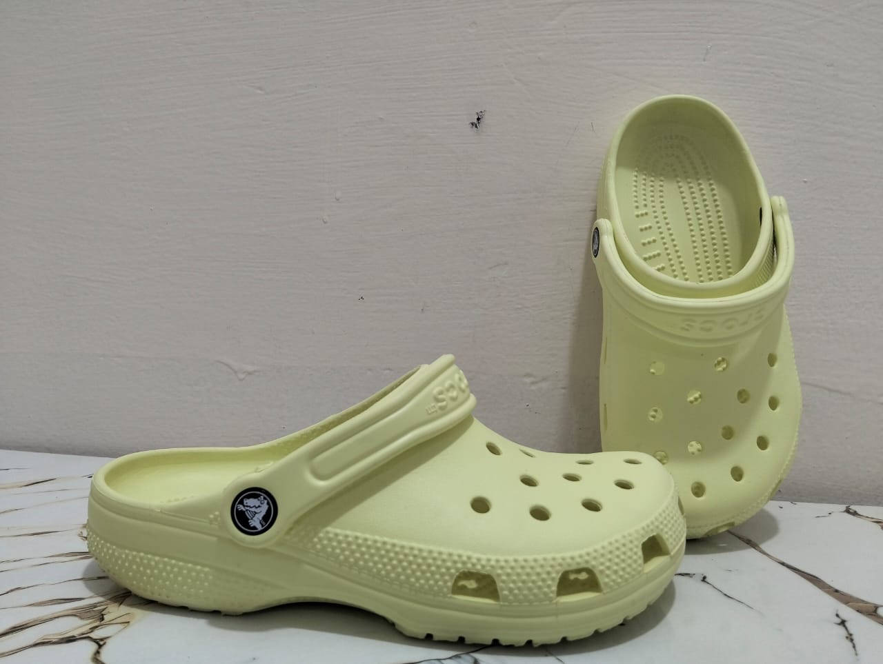 CROCS UNISEX CLOGS YELLOW