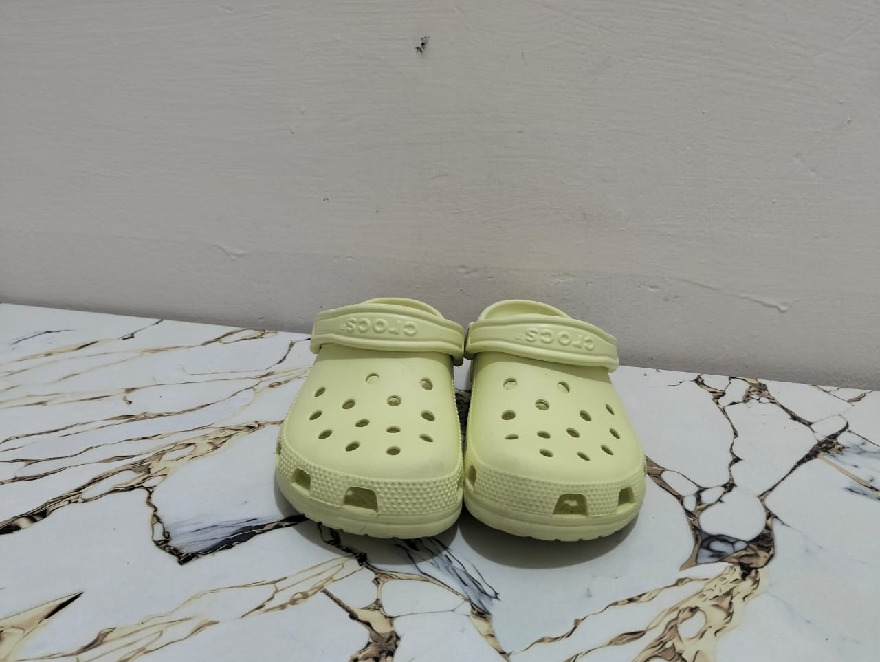 CROCS UNISEX CLOGS YELLOW view 4