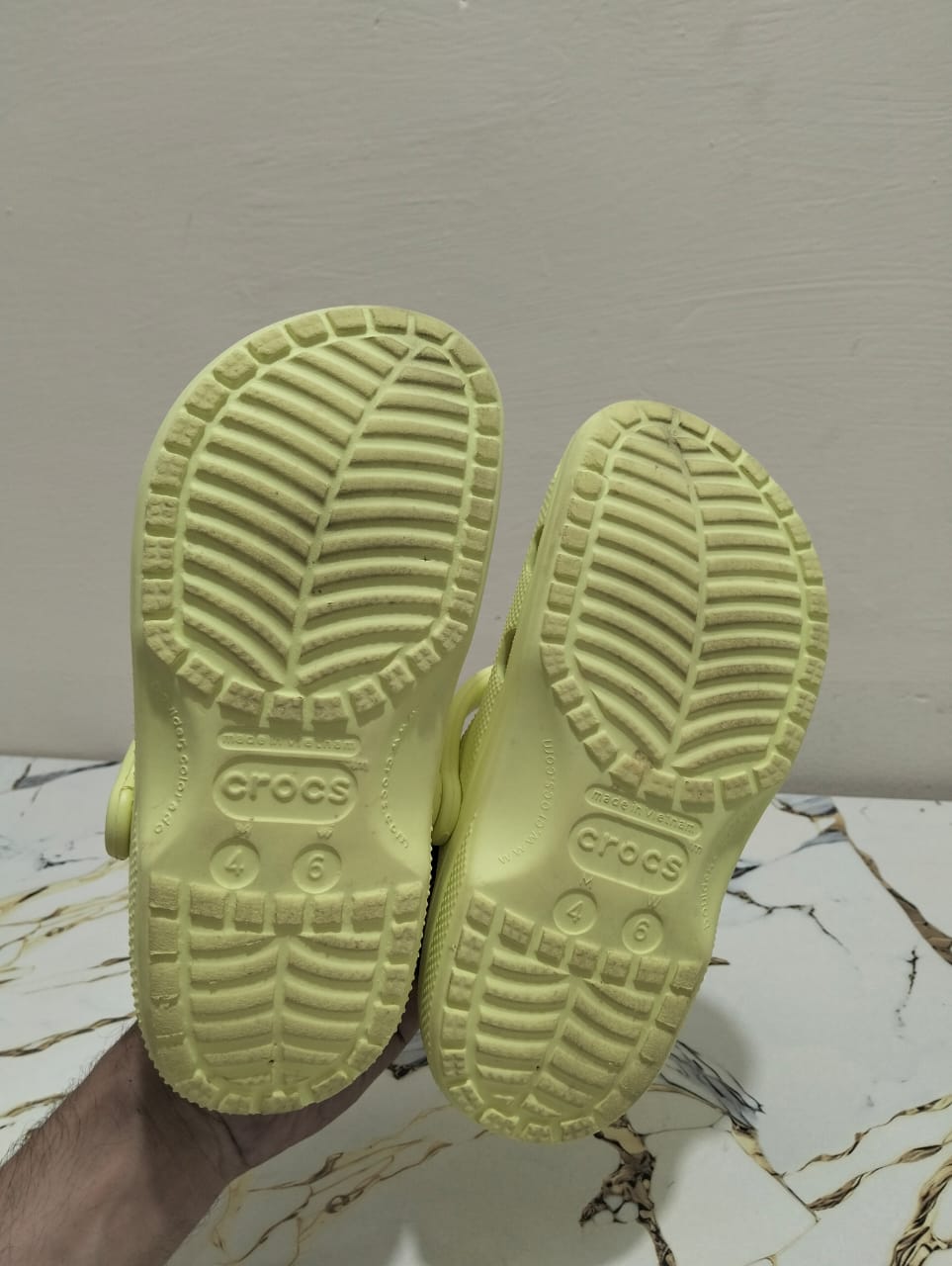 CROCS UNISEX CLOGS YELLOW view 6
