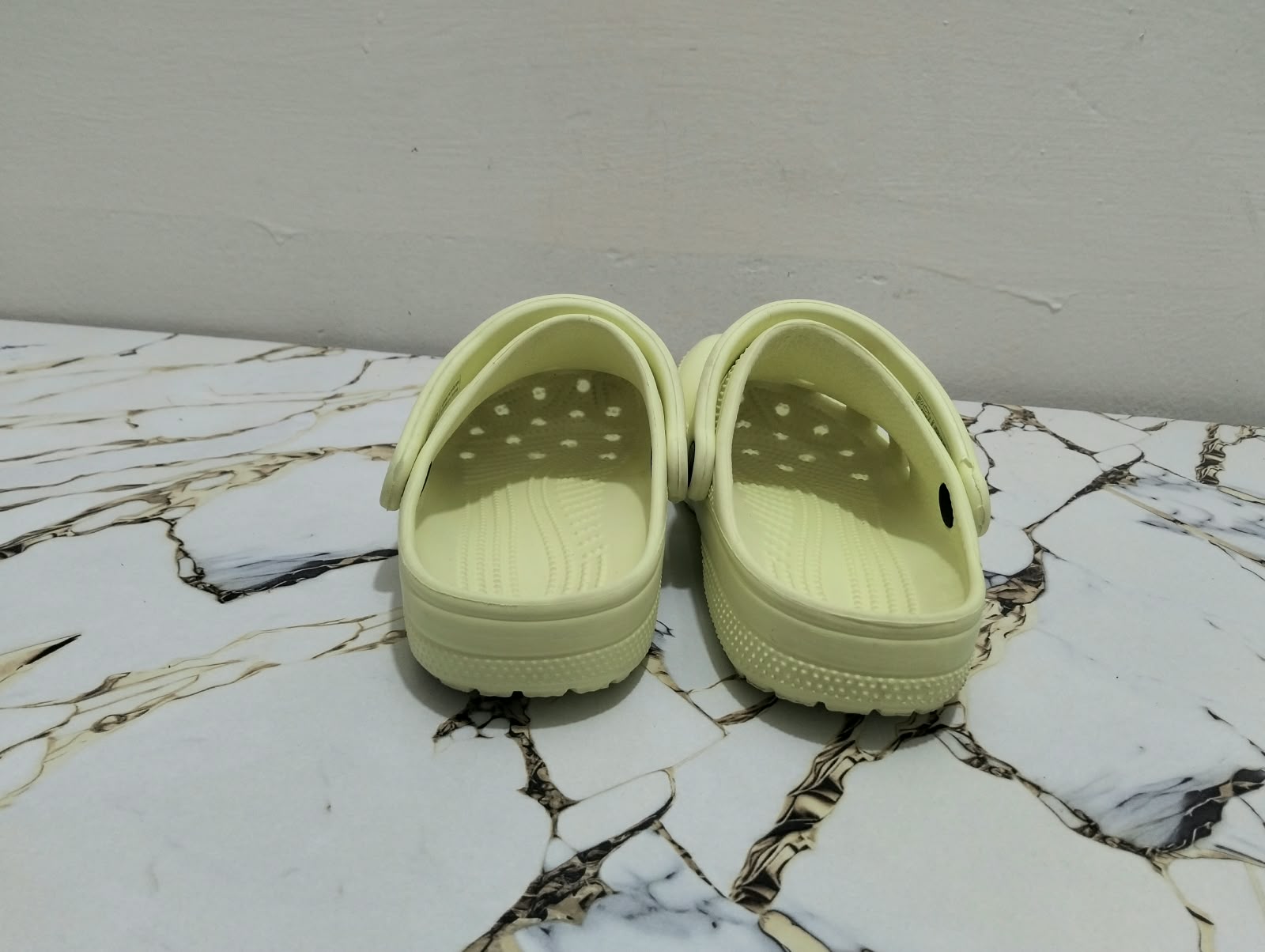 CROCS UNISEX CLOGS YELLOW view 7