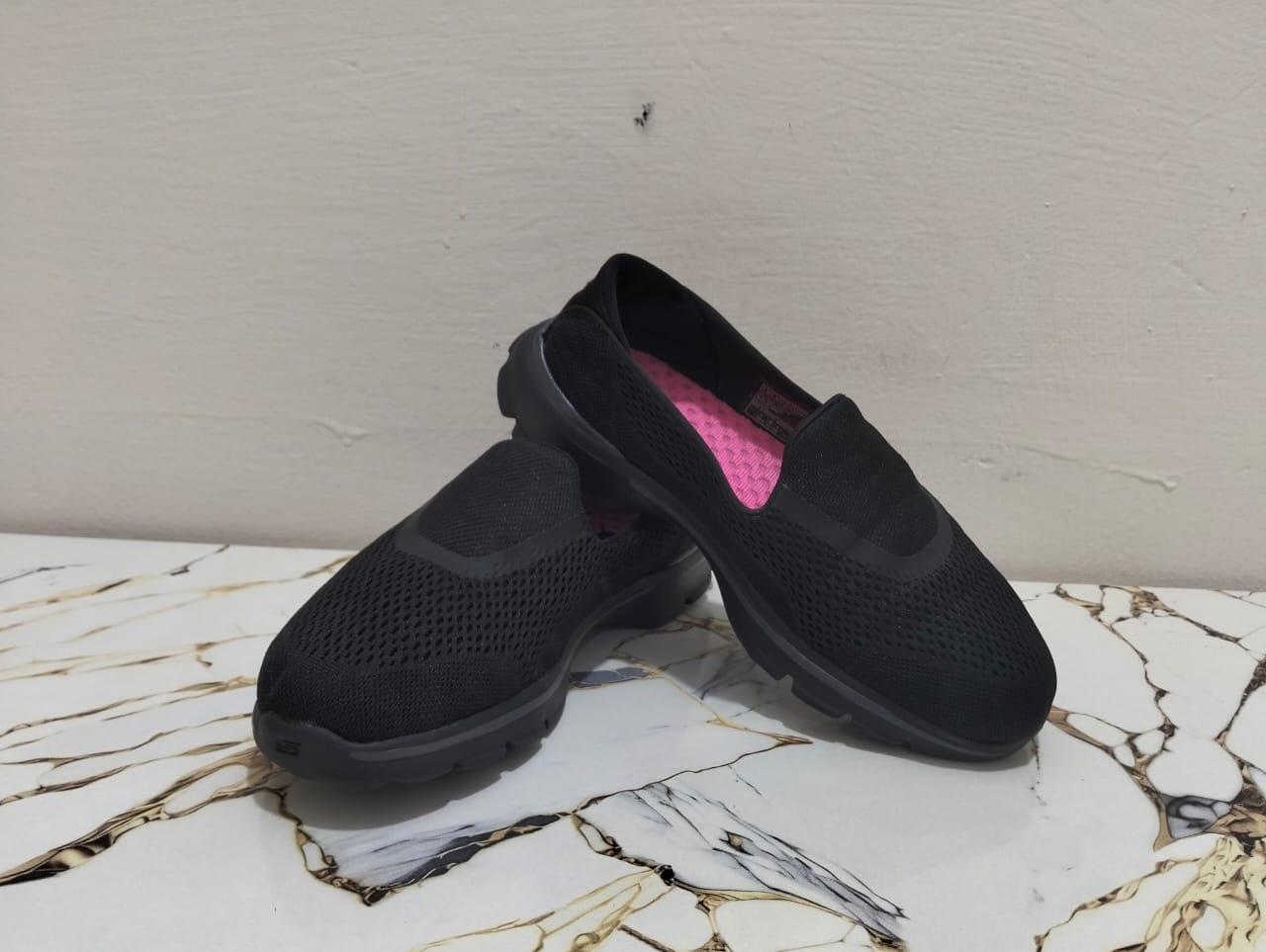 SKECHERS GO WALK PILLARS BLACK view 5