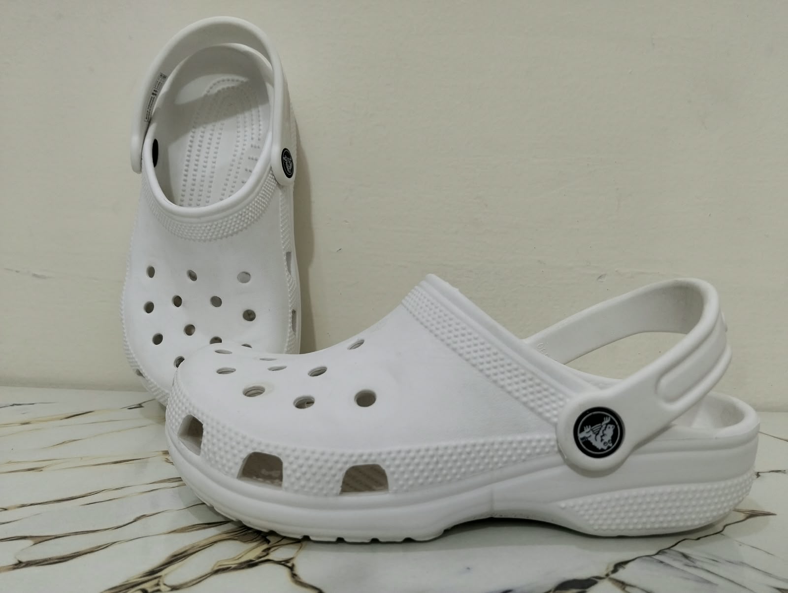 CROCS UNISEX CLASSIC CLOGS WHITE