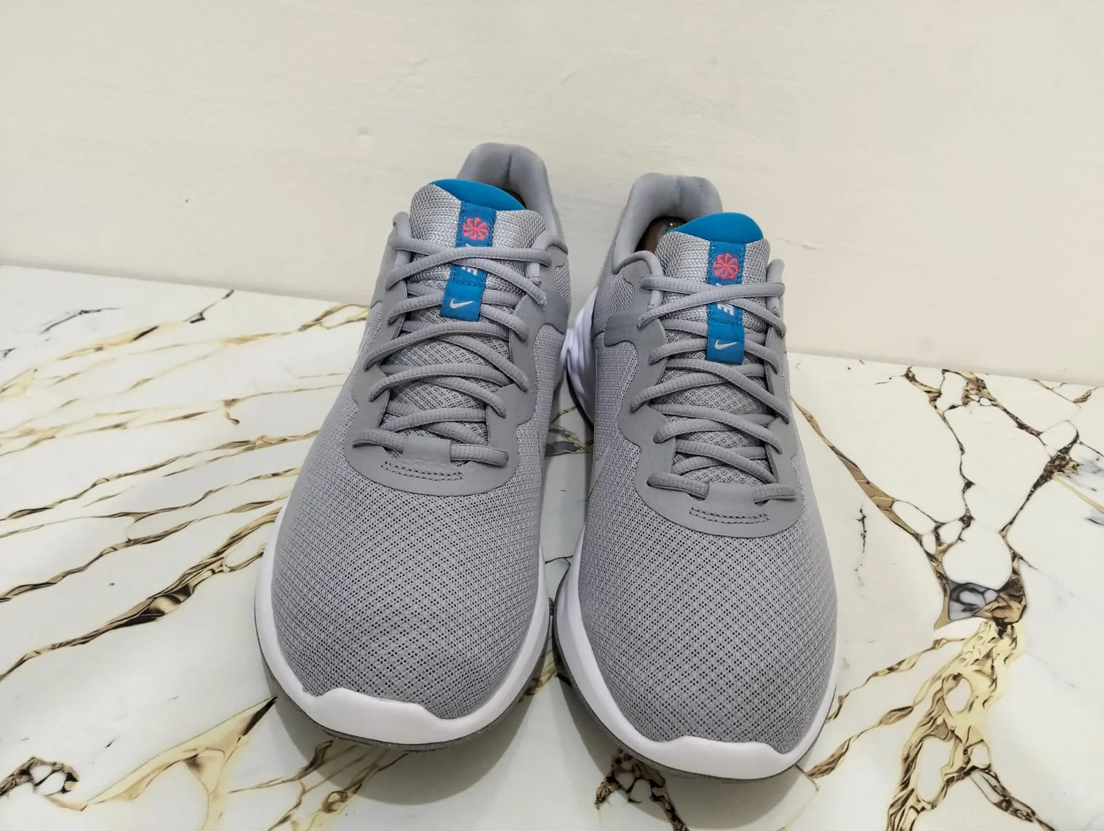 NIKE REVOLUTION 6  view 7