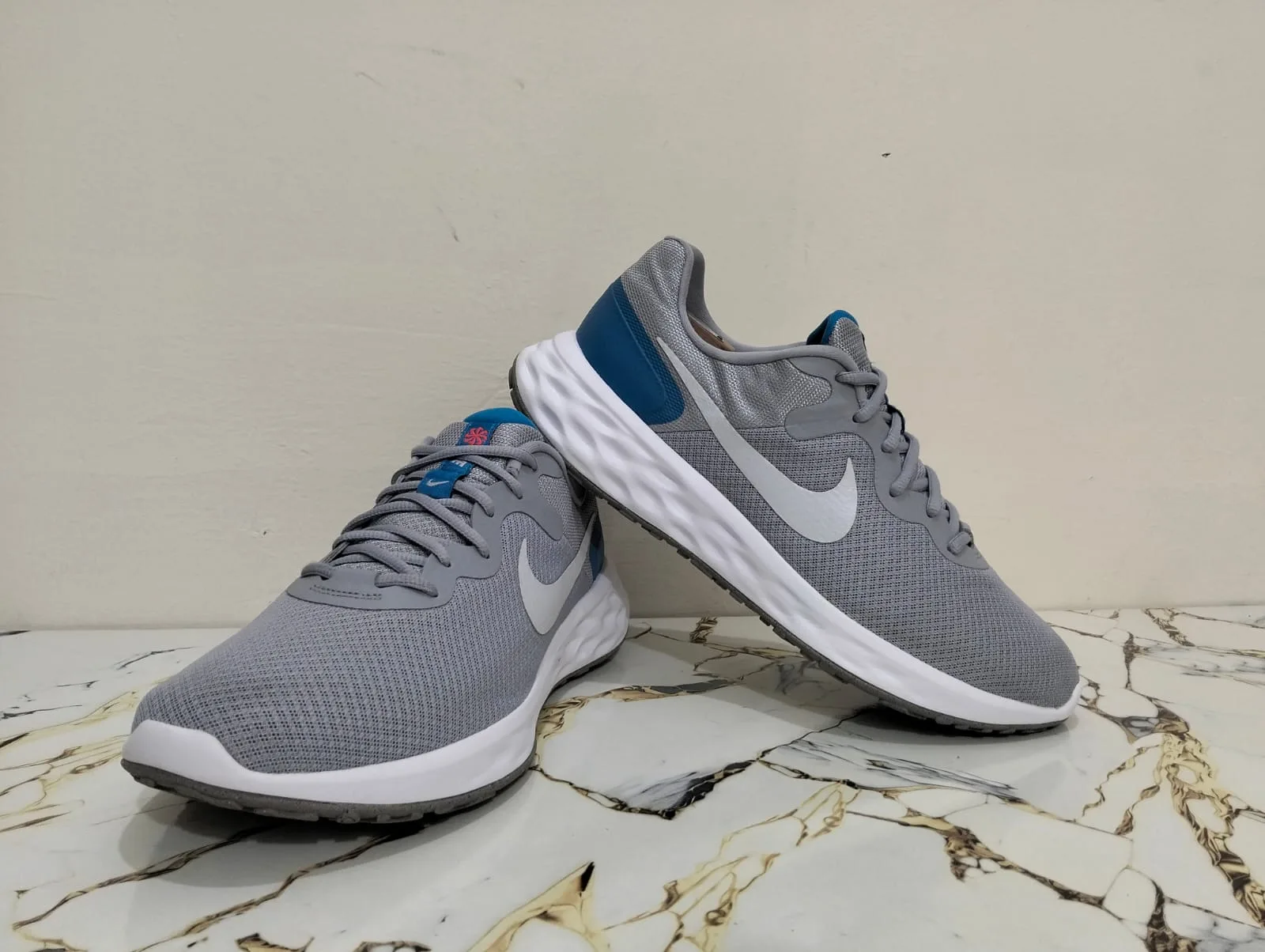 NIKE REVOLUTION 6  view 8