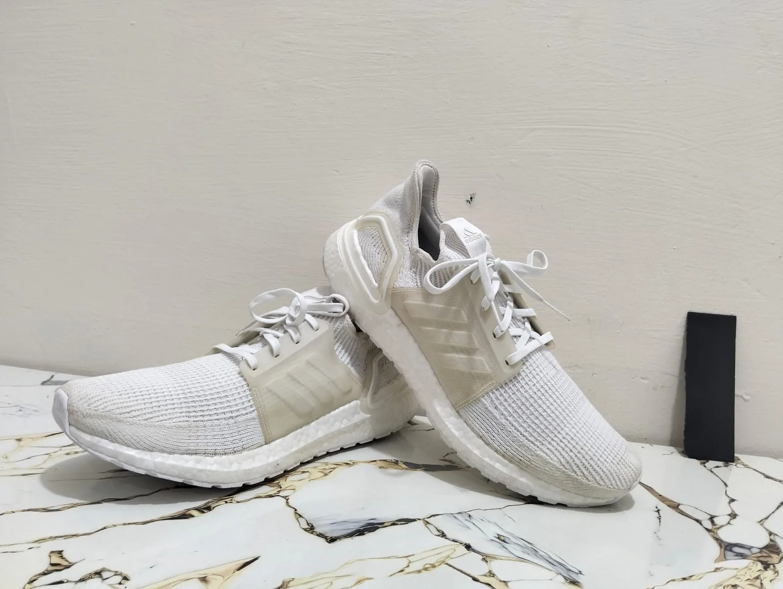 ADIDAS ULTRA BOOST 19 view 7