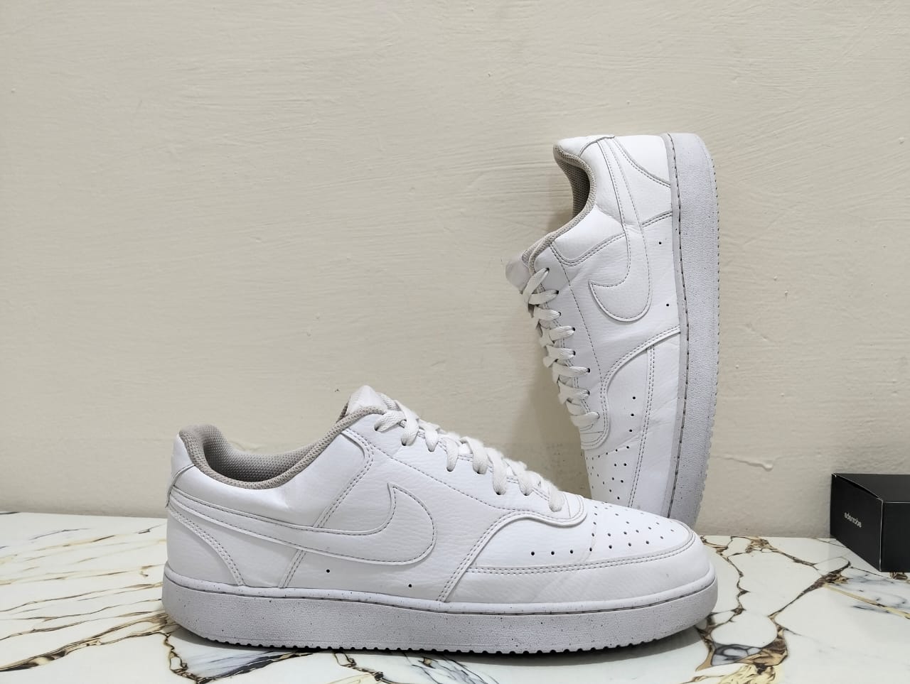 NIKE COURT VISION LOW SNEAKERS