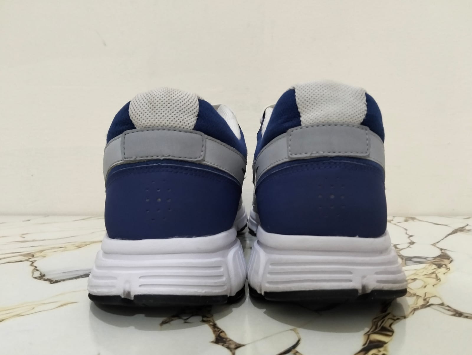 NIKE REVOLUTION  view 6