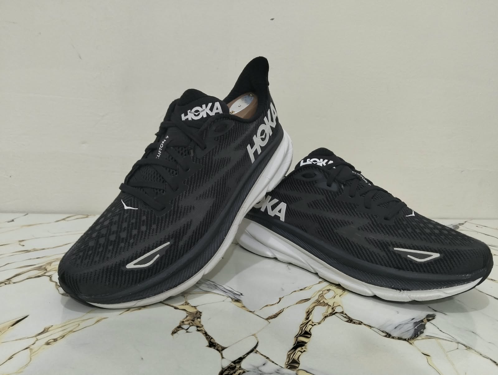 HOKA CLIFTON 9 view 3