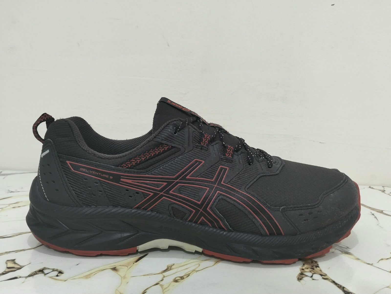 ASICS GEL VENTURE 9